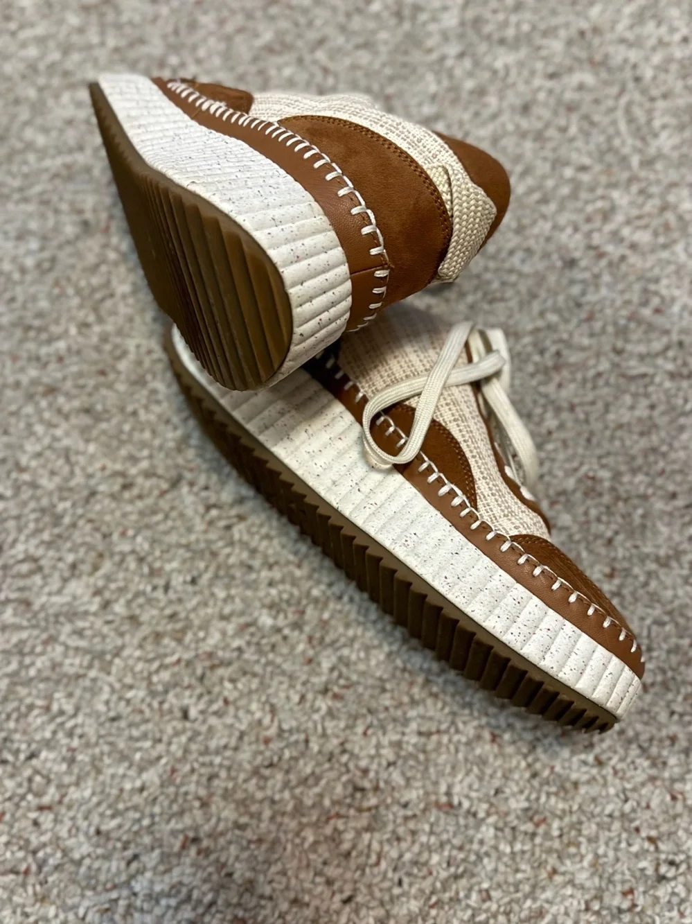 Universal Thread Cream and Tan Platform Sneaker